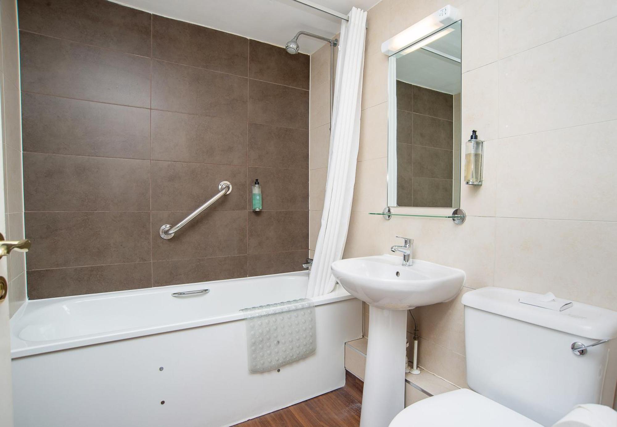 Foley Arms Hotel Great Malvern Esterno foto