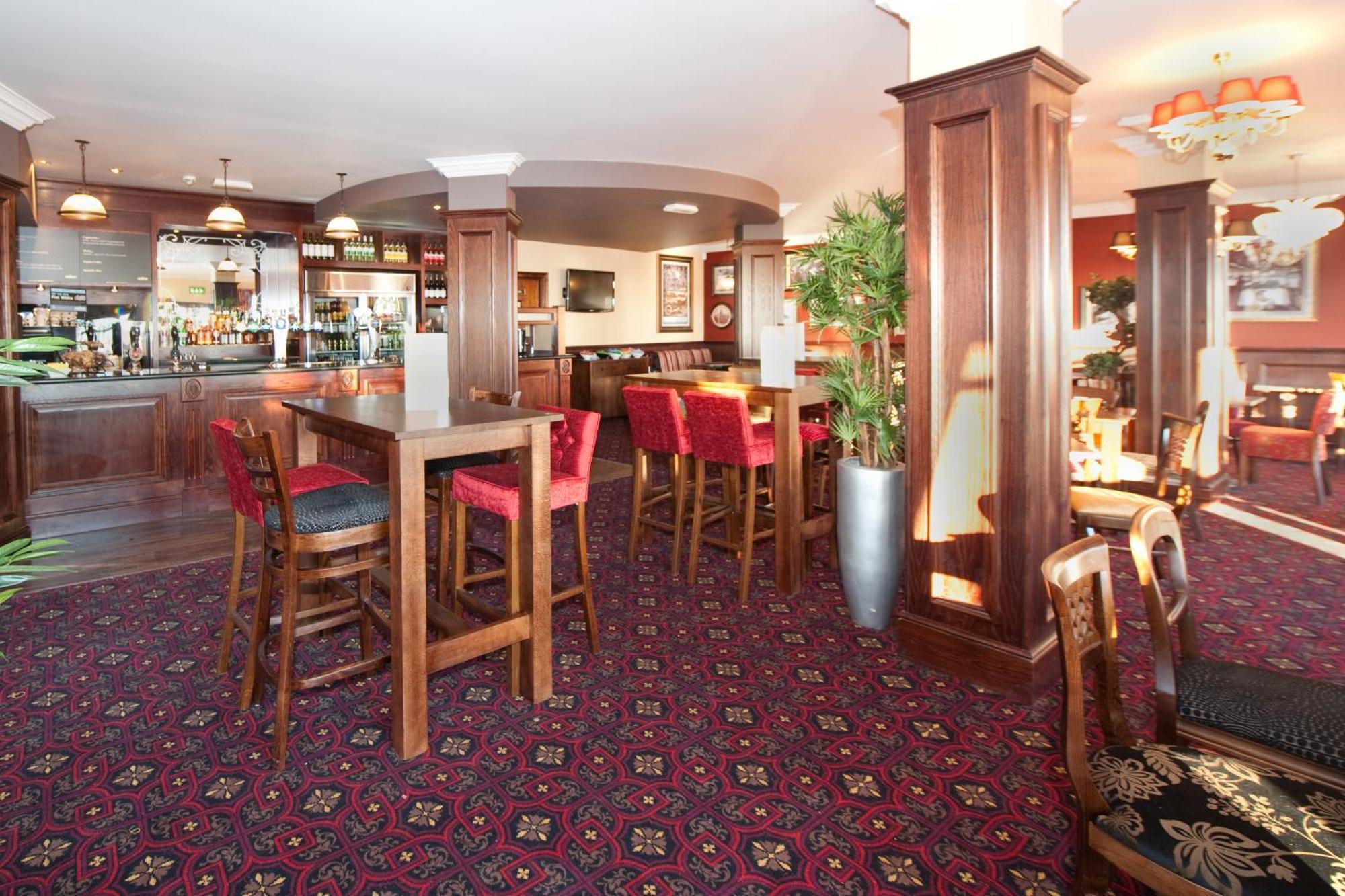 The Foley Arms Hotel Wetherspoon Great Malvern Esterno foto