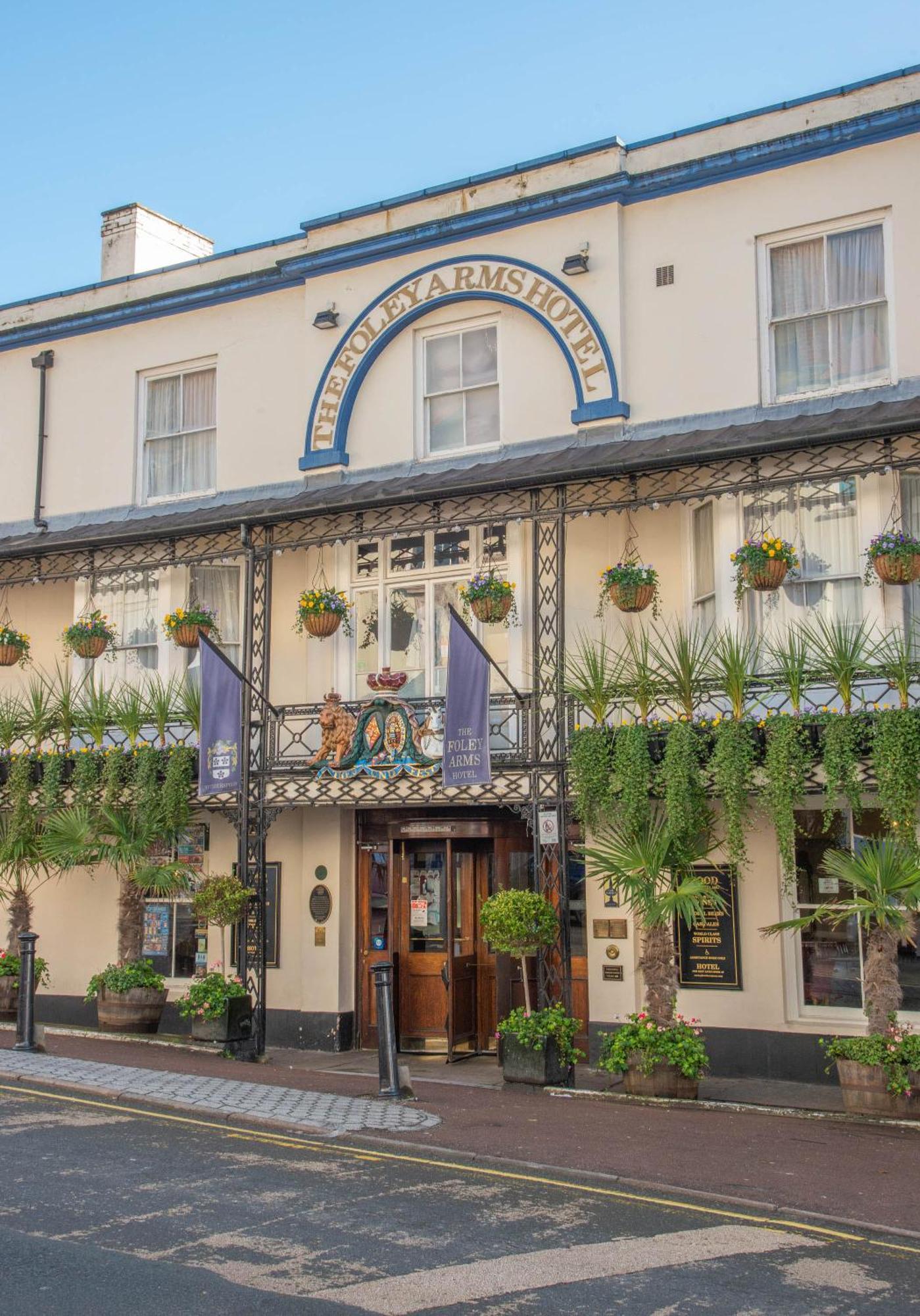 Foley Arms Hotel Great Malvern Esterno foto