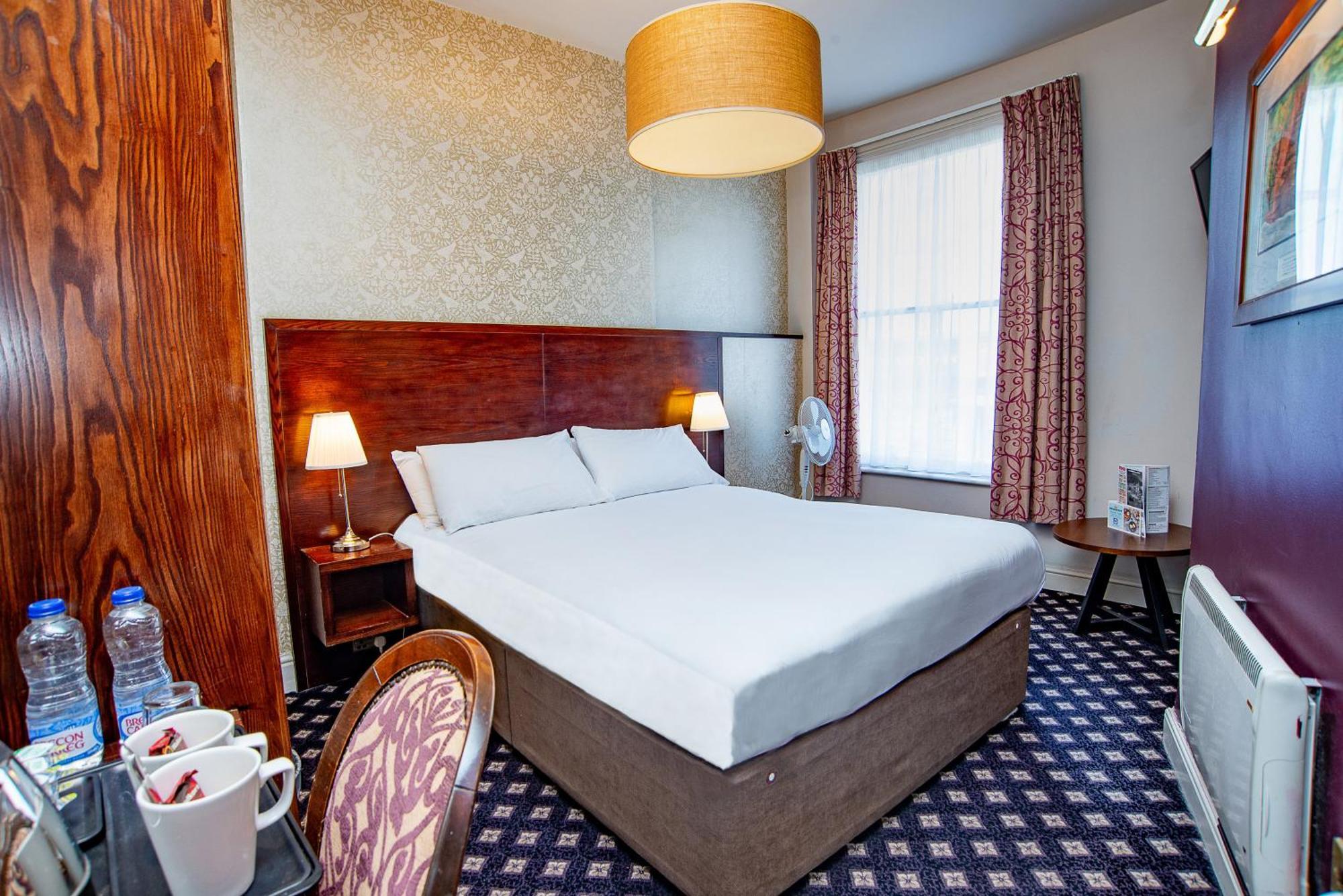 Foley Arms Hotel Great Malvern Esterno foto