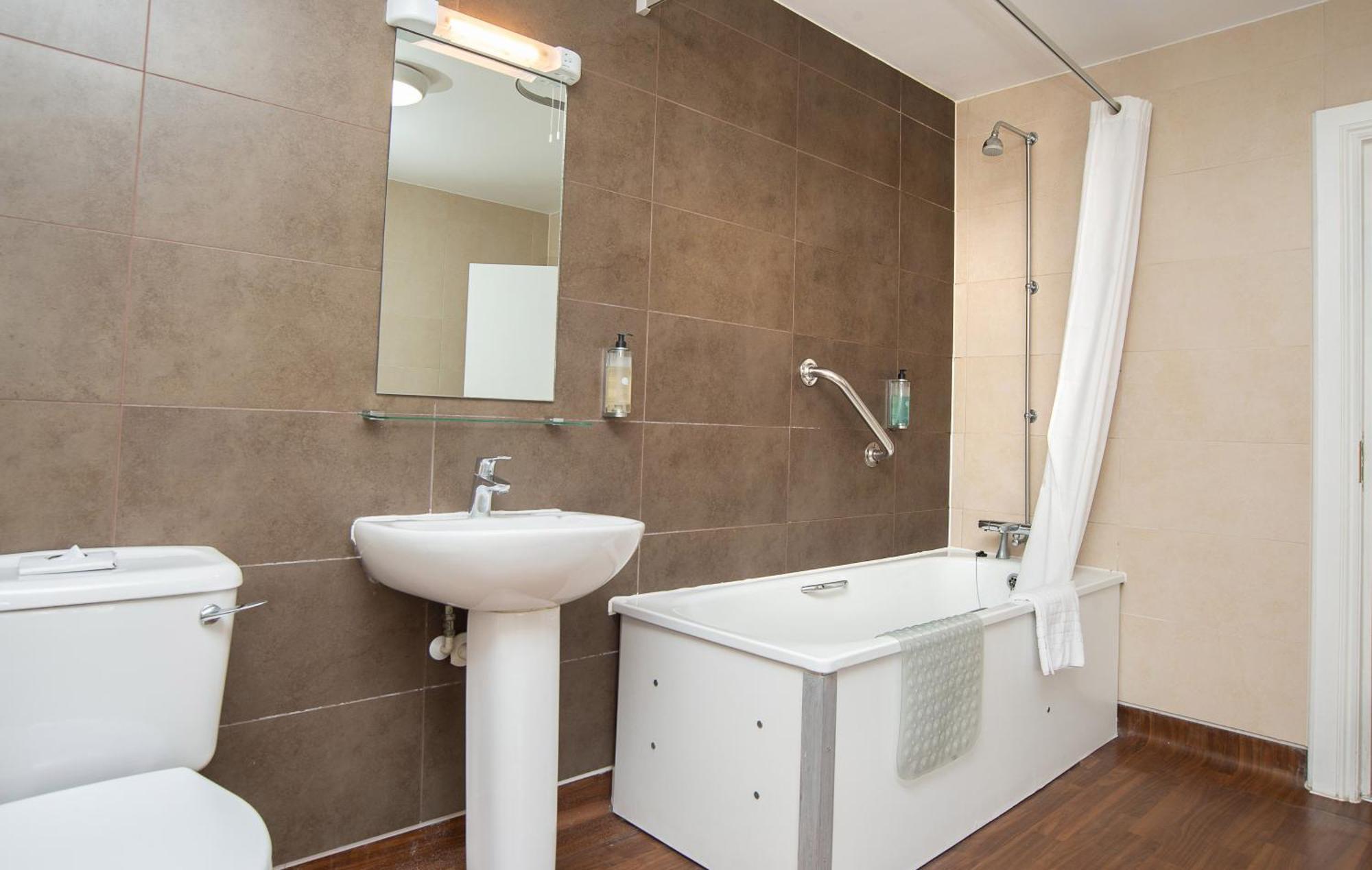 Foley Arms Hotel Great Malvern Esterno foto